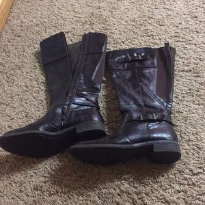 Dark brown boots